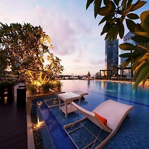 Taste the Good Life By The Bay Deluxe Room Twin Complimentary $100 SGD net flexible Dining Credits per